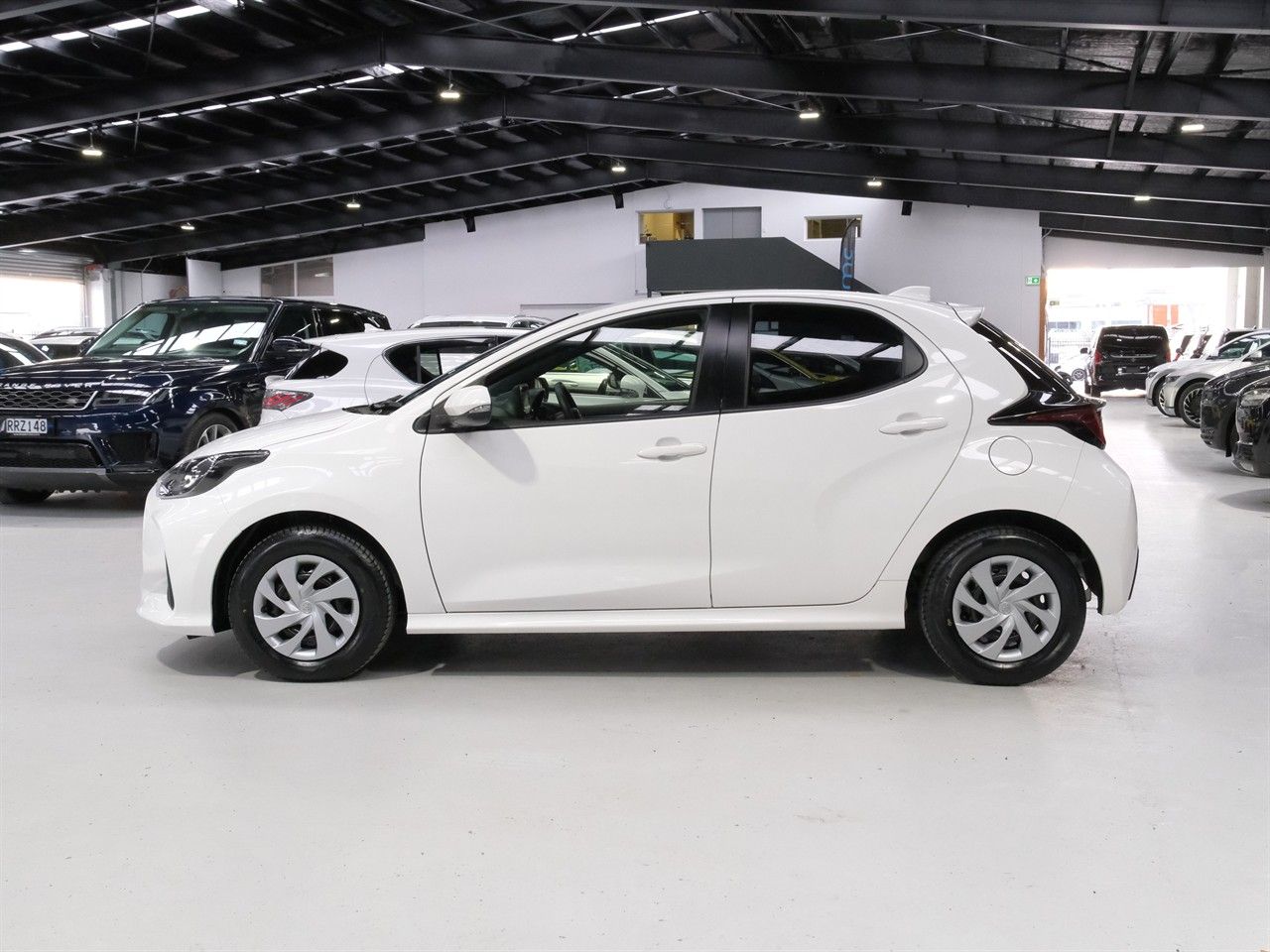 Vehicle image 5