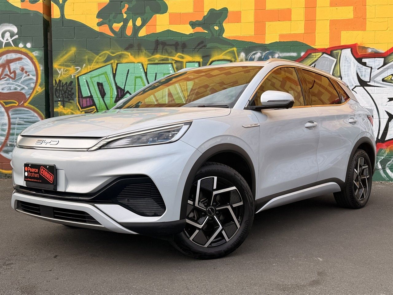 Vehicle image 4