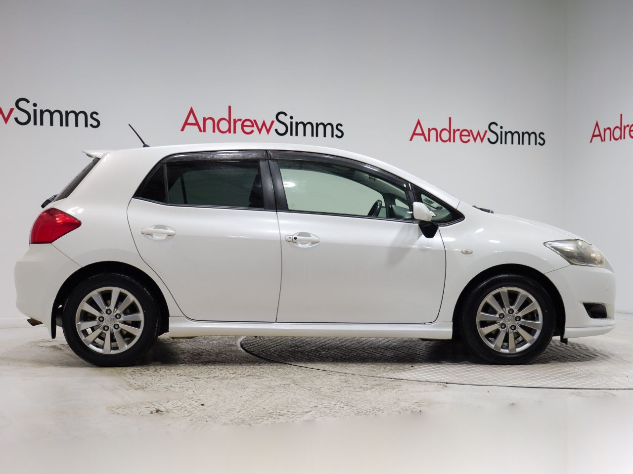 Vehicle image 3