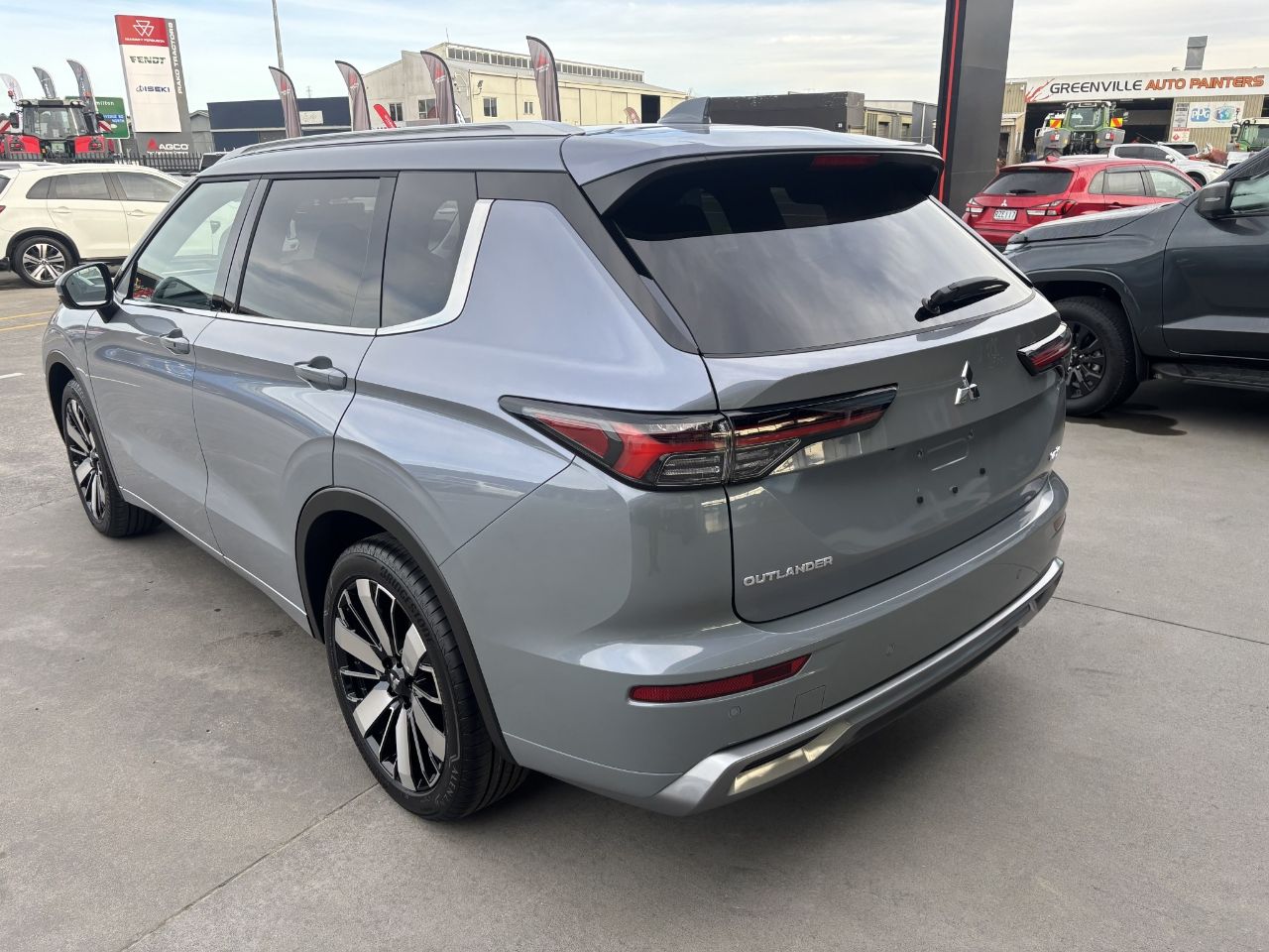 Vehicle image 5