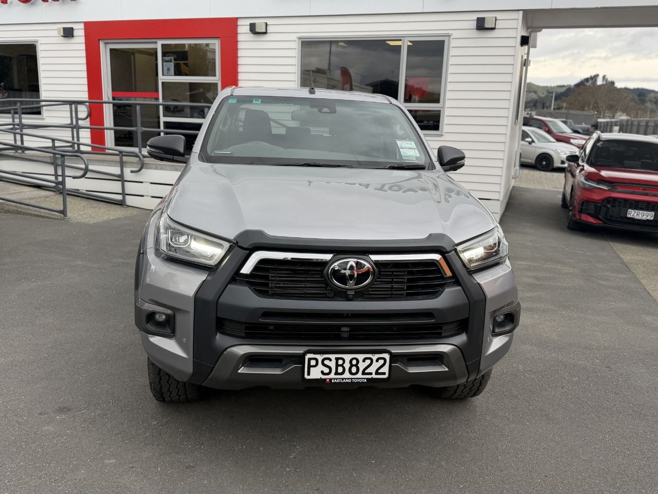 Vehicle image 4