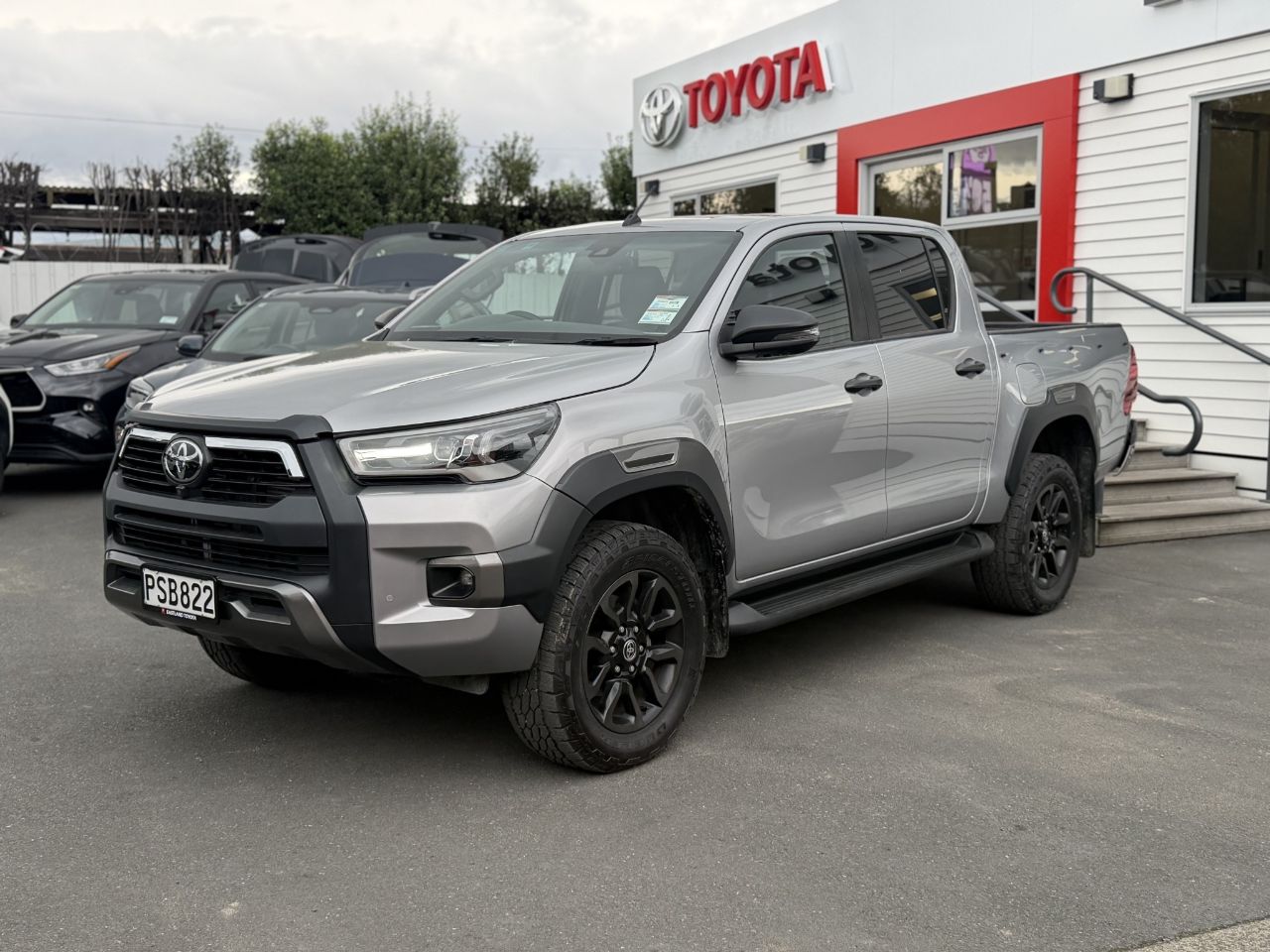 Vehicle image 5