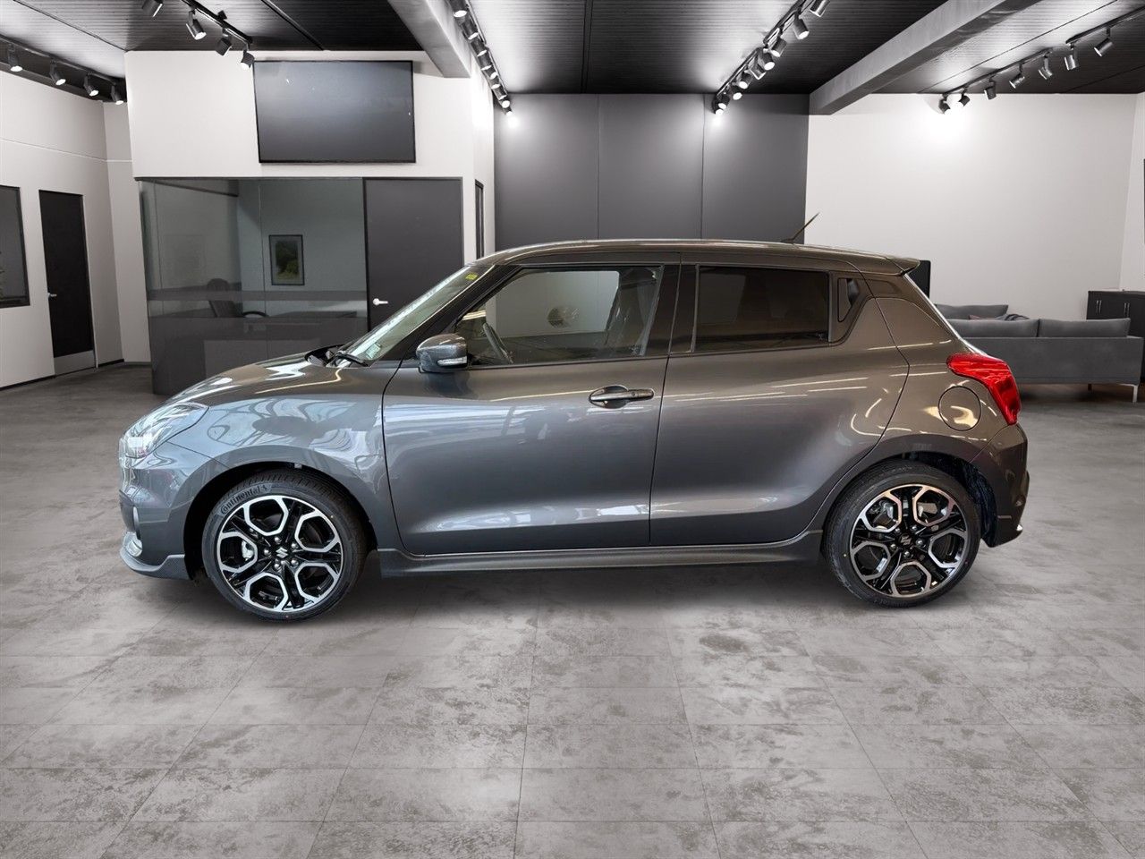 Vehicle image 4