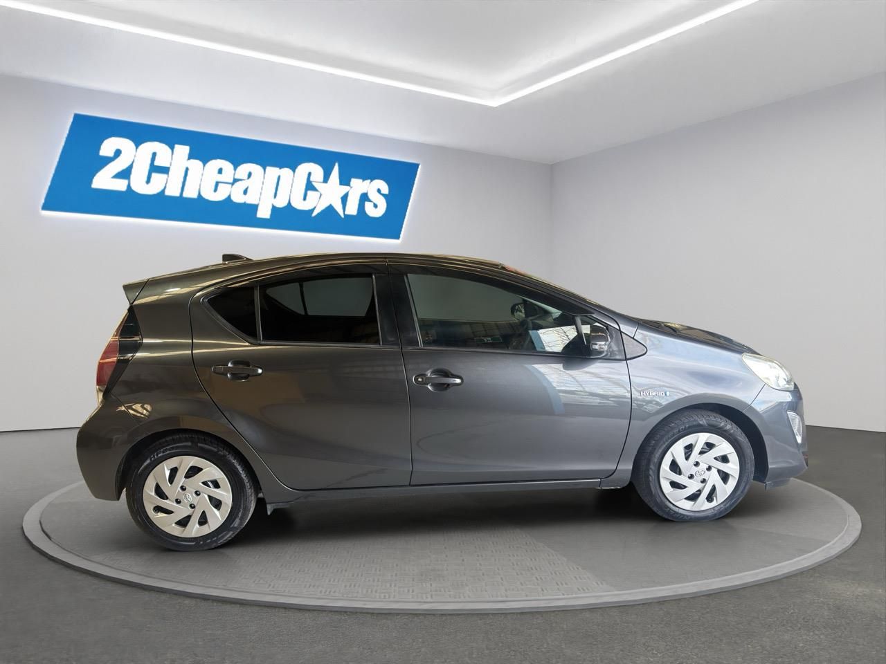 Vehicle image 4