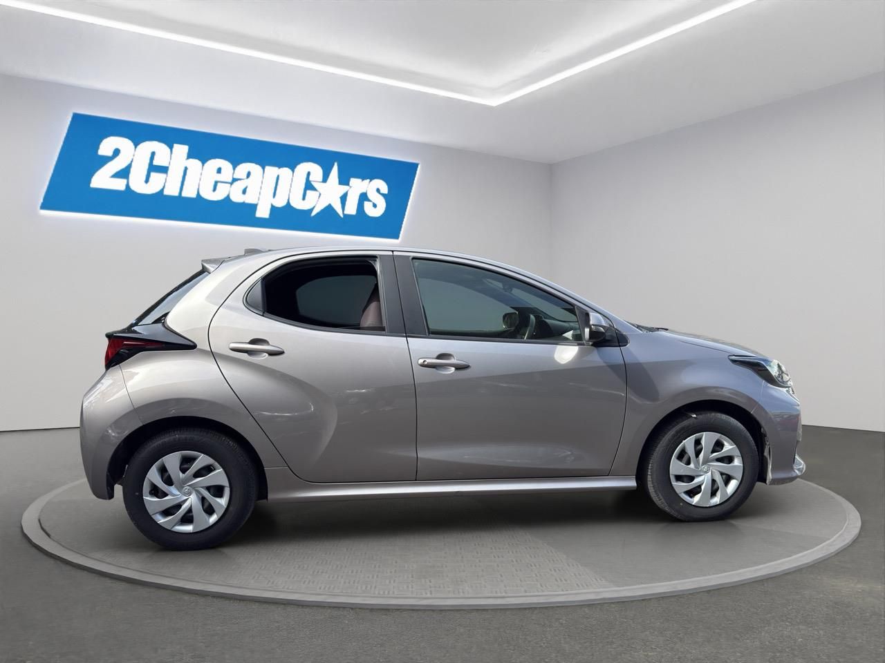 Vehicle image 4