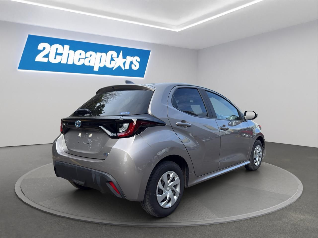 Vehicle image 5