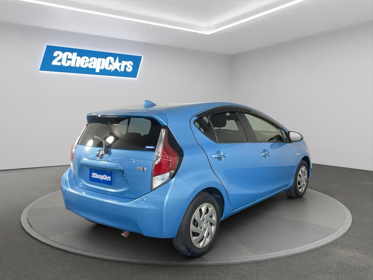 Vehicle image 5