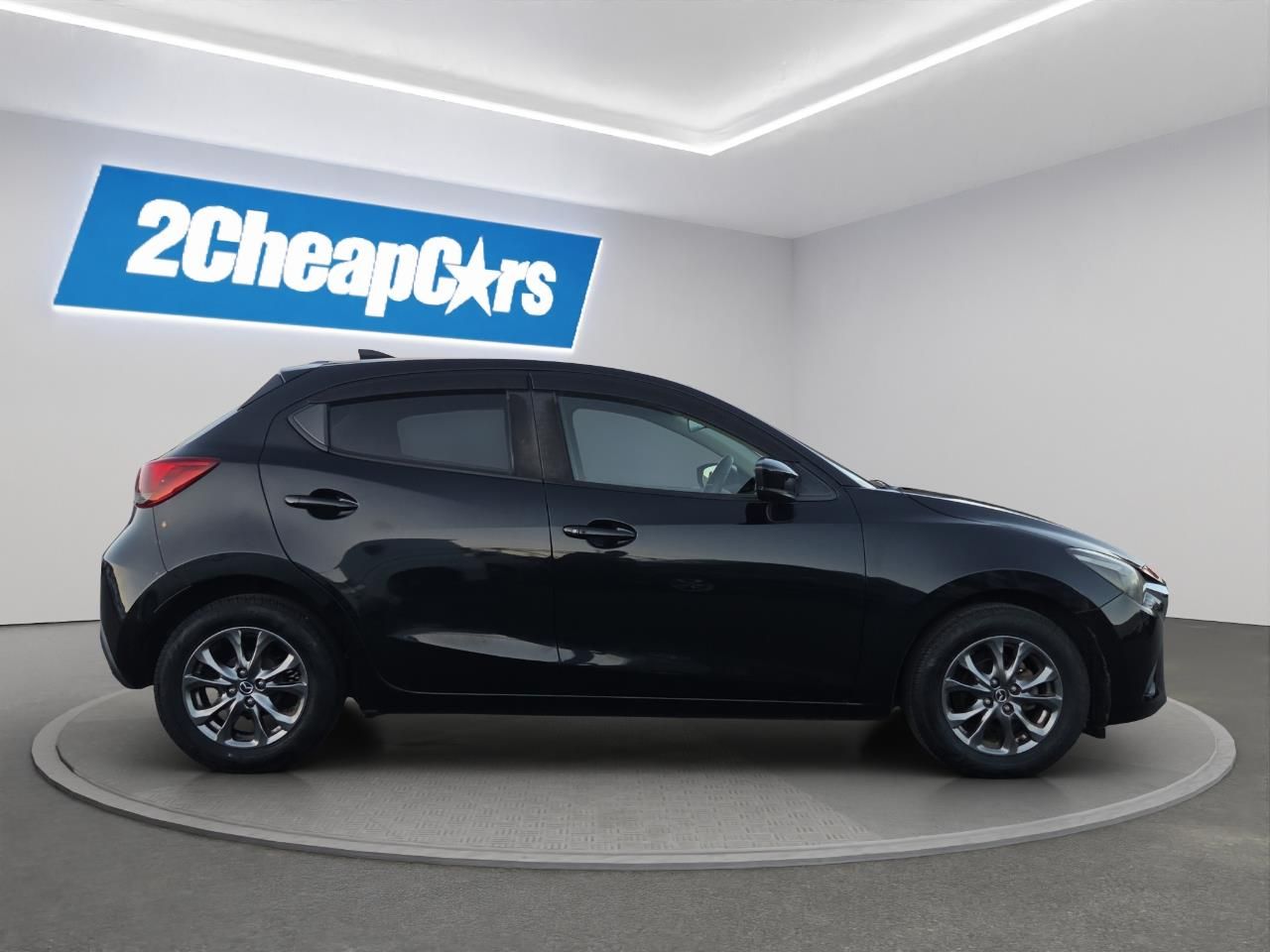 Vehicle image 4