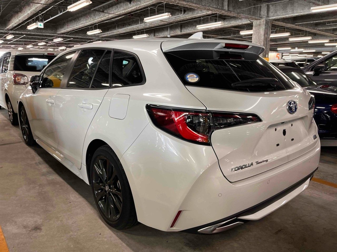 Vehicle image 4