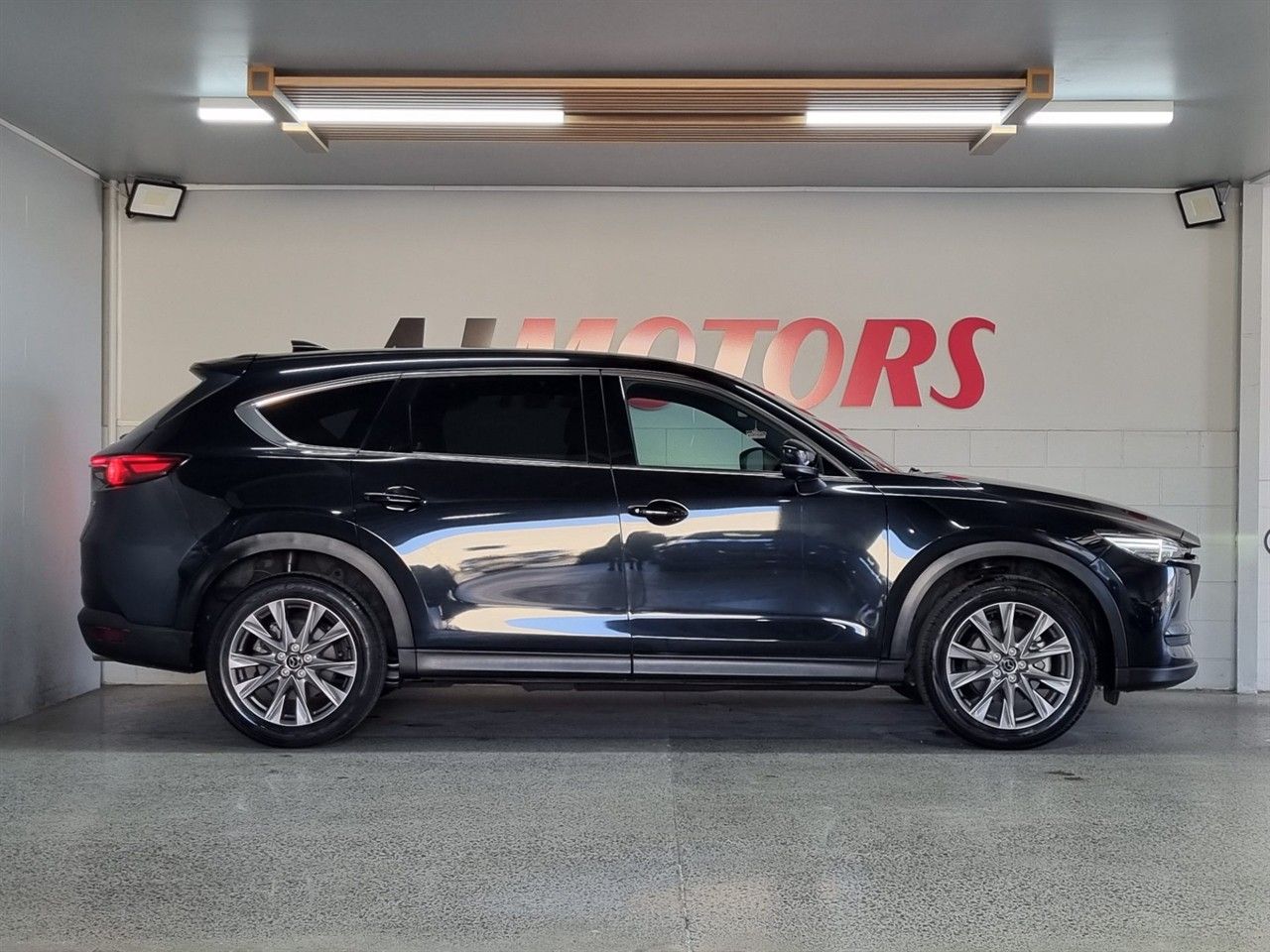Vehicle image 5