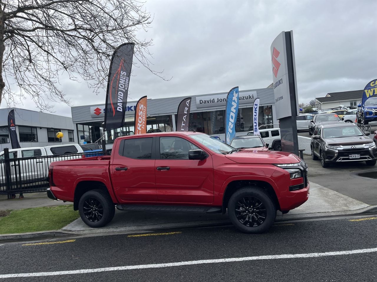 Vehicle image 4