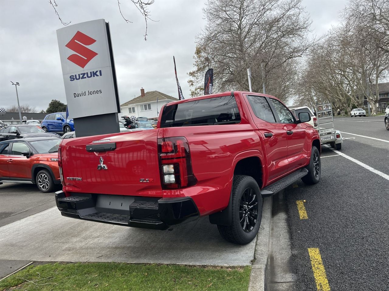 Vehicle image 5