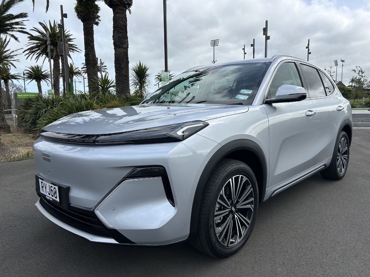 Vehicle image 3