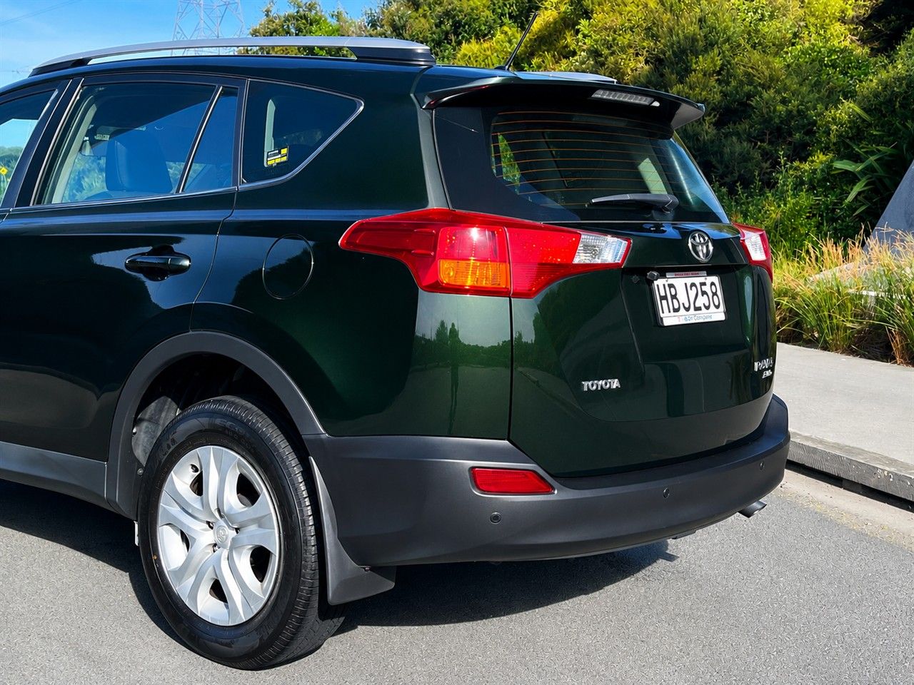 Vehicle image 4