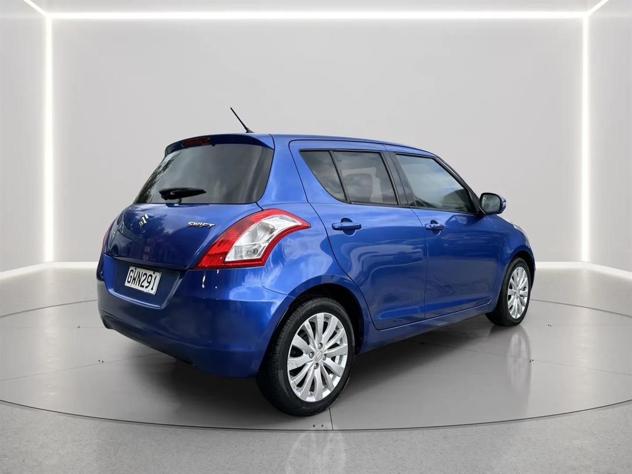 Vehicle image 4