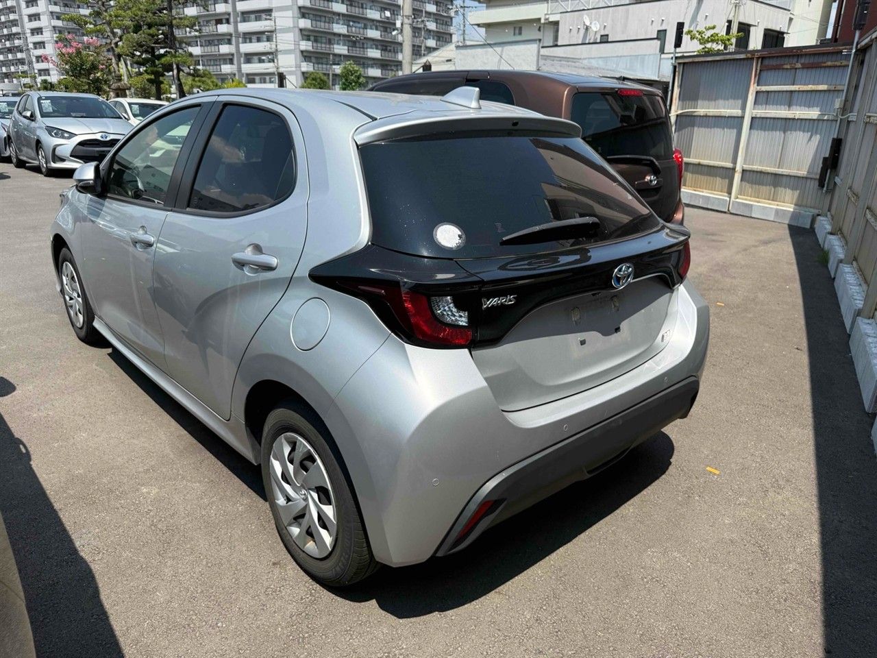 Vehicle image 3