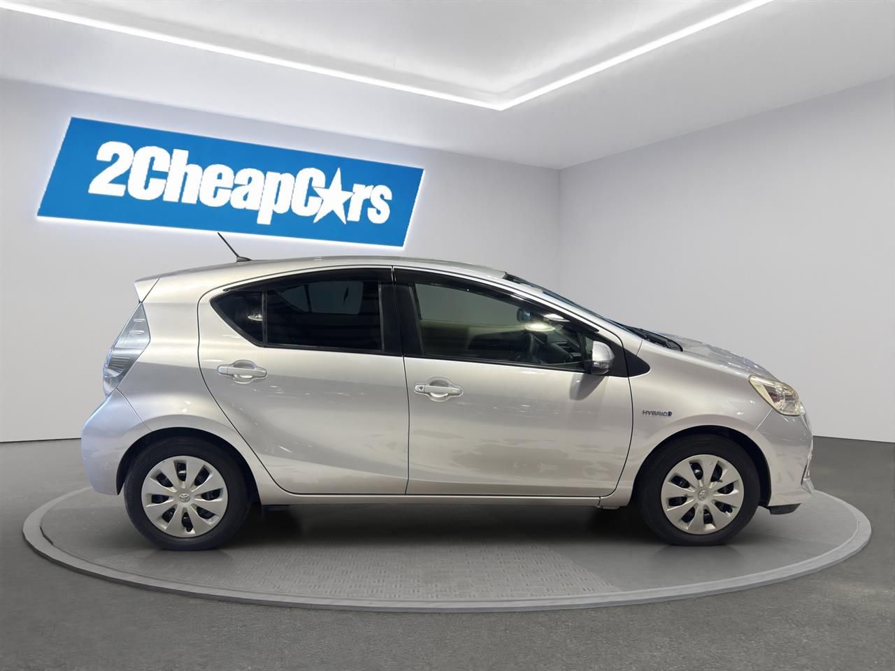 Vehicle image 4