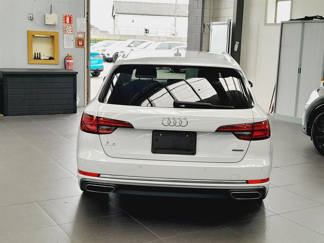 Vehicle image 5