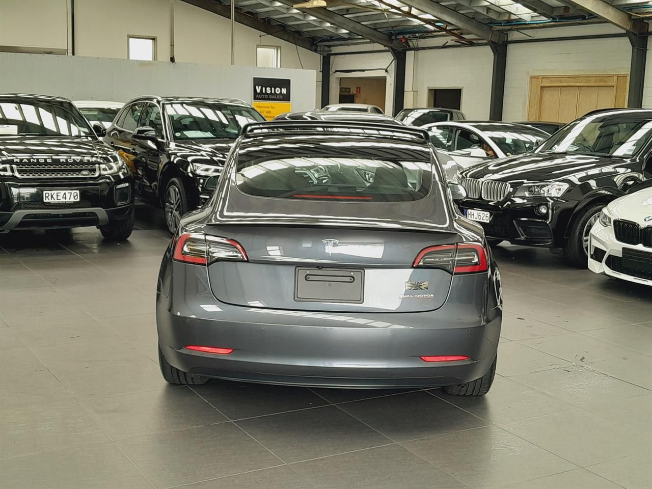 Vehicle image 5