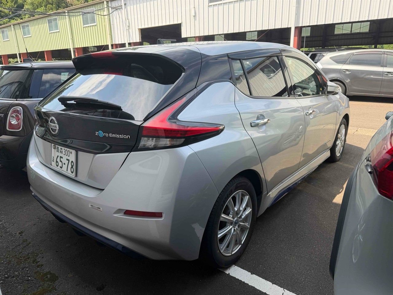 Vehicle image 5