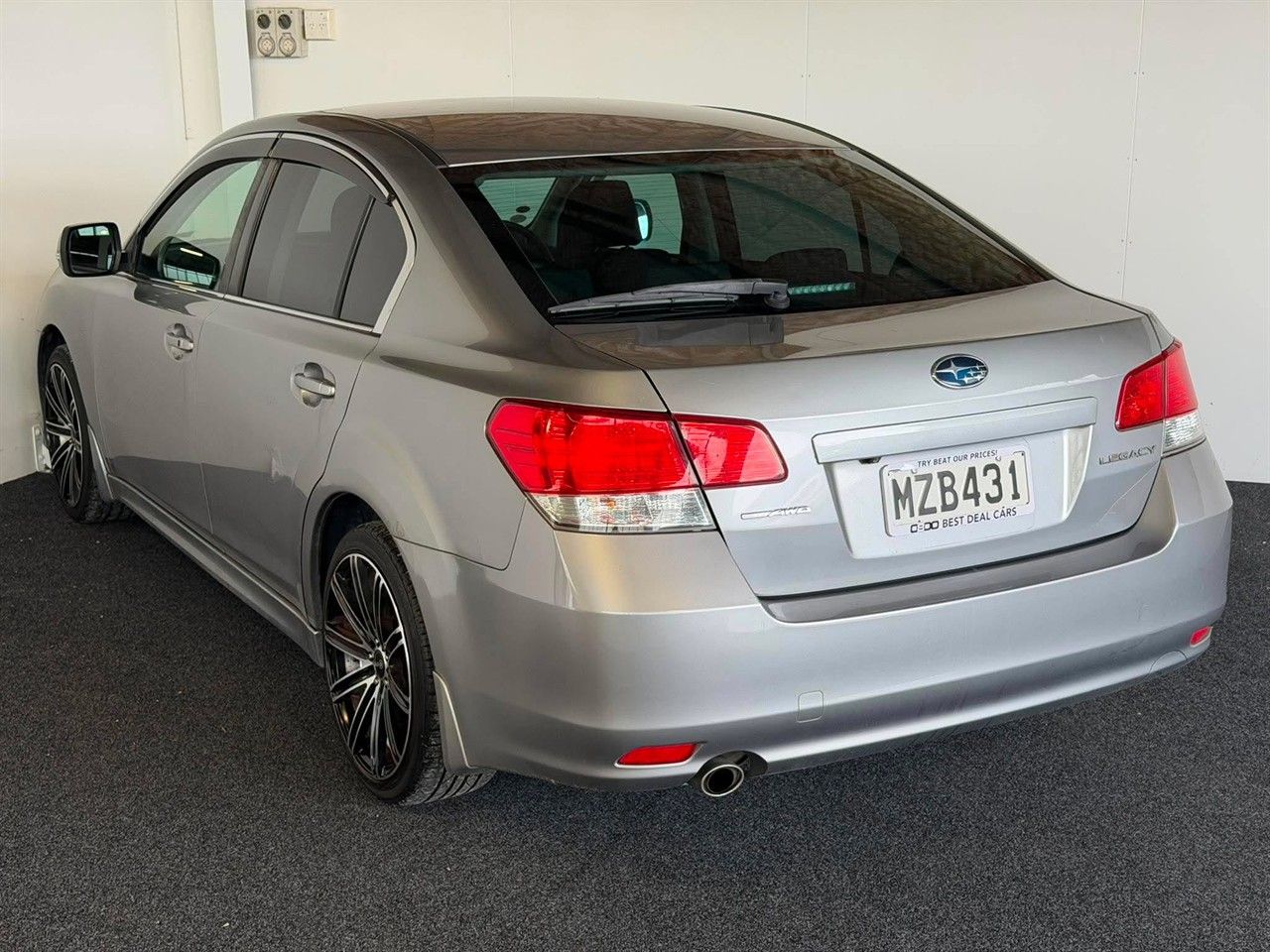 Vehicle image 4