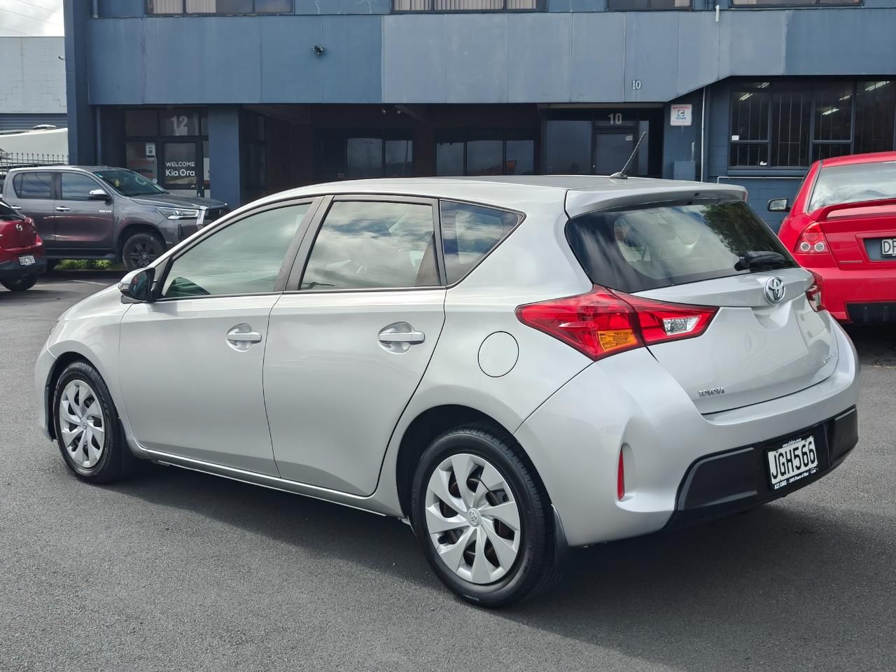 Vehicle image 5