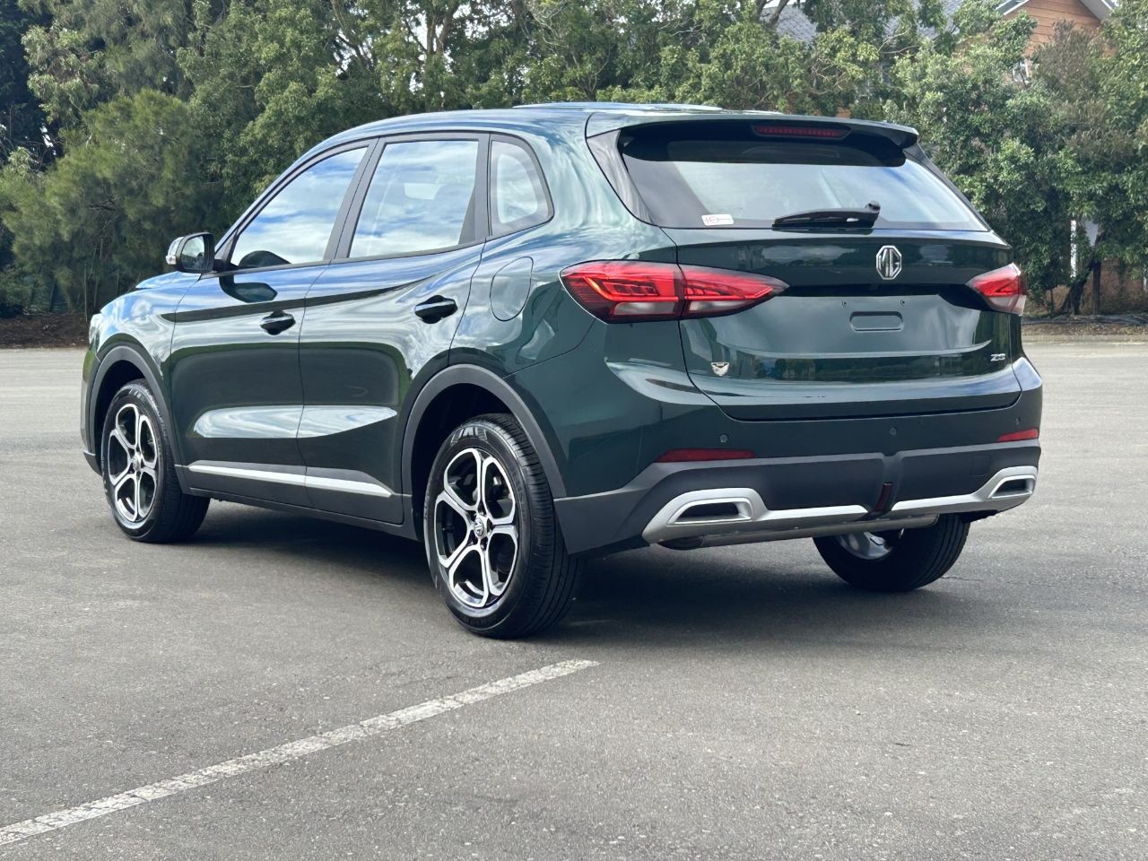 Vehicle image 4