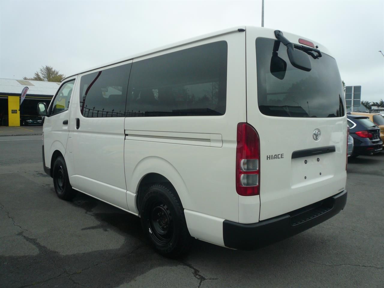 Vehicle image 4
