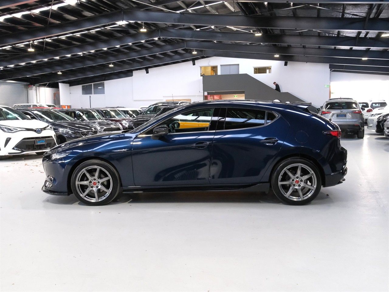 Vehicle image 5