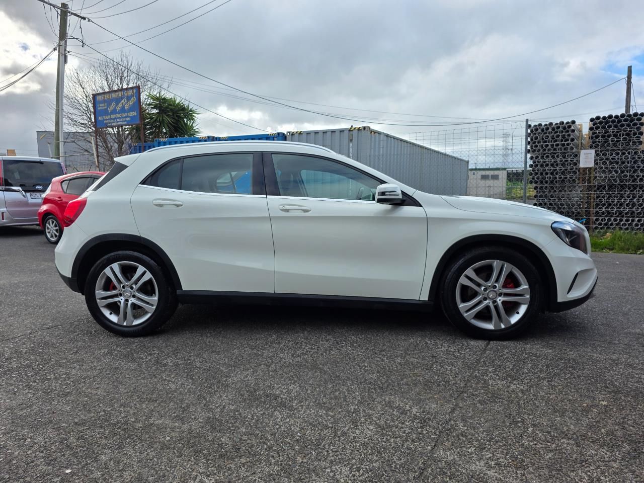 Vehicle image 4