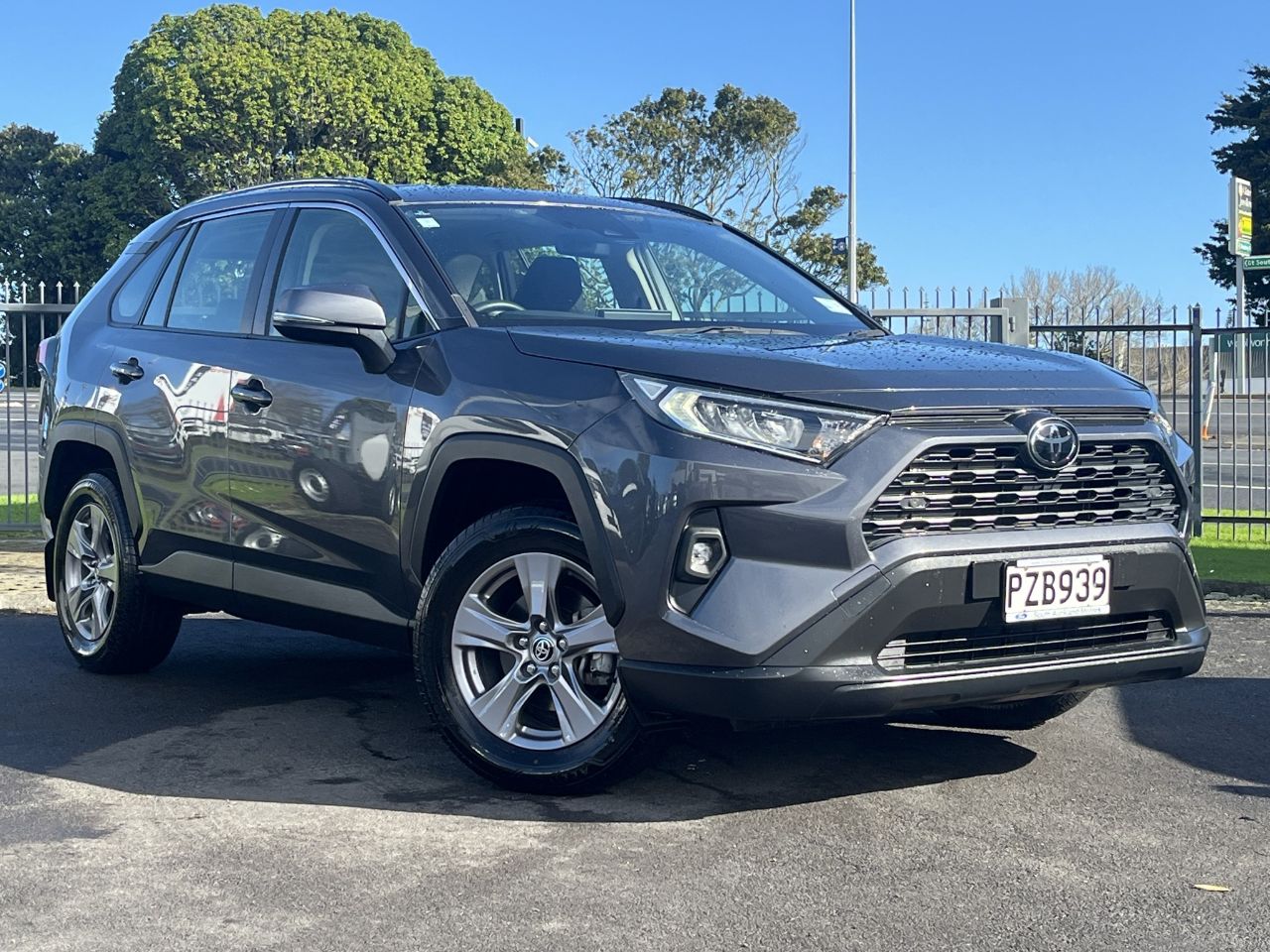 Vehicle image 3