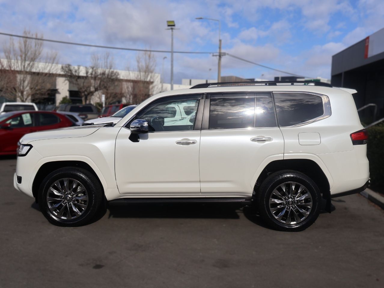 Vehicle image 4