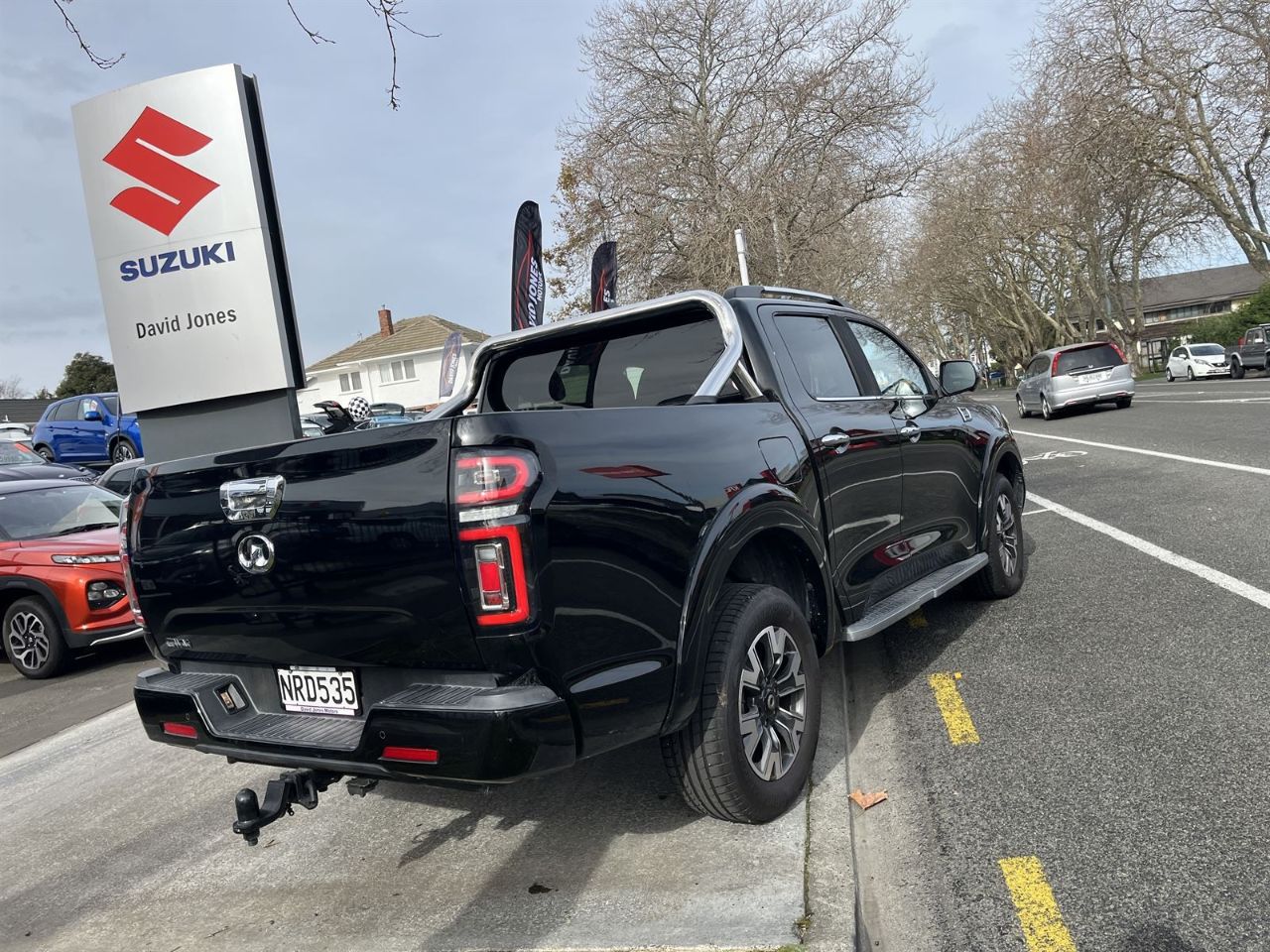 Vehicle image 5