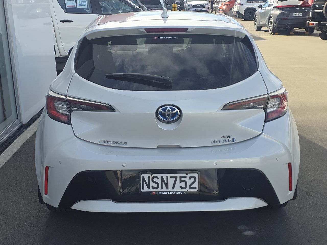 Vehicle image 4