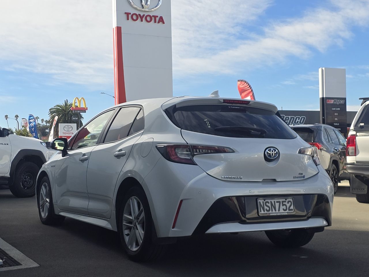 Vehicle image 5