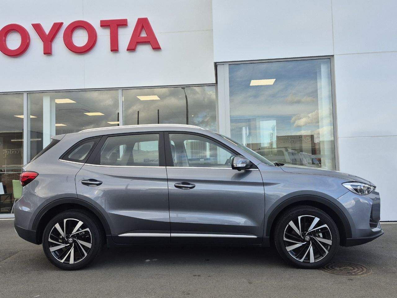 Vehicle image 2