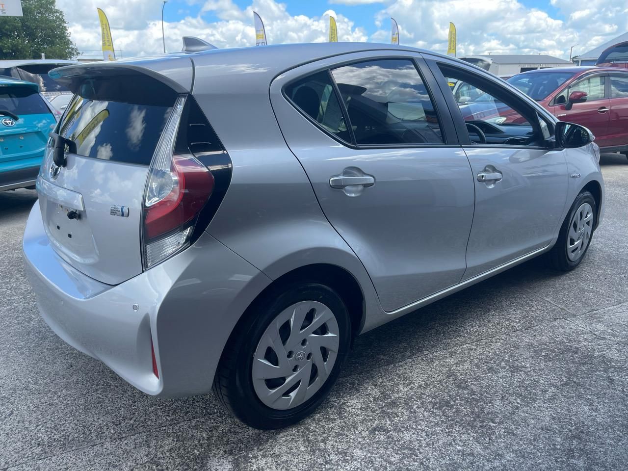 Vehicle image 4