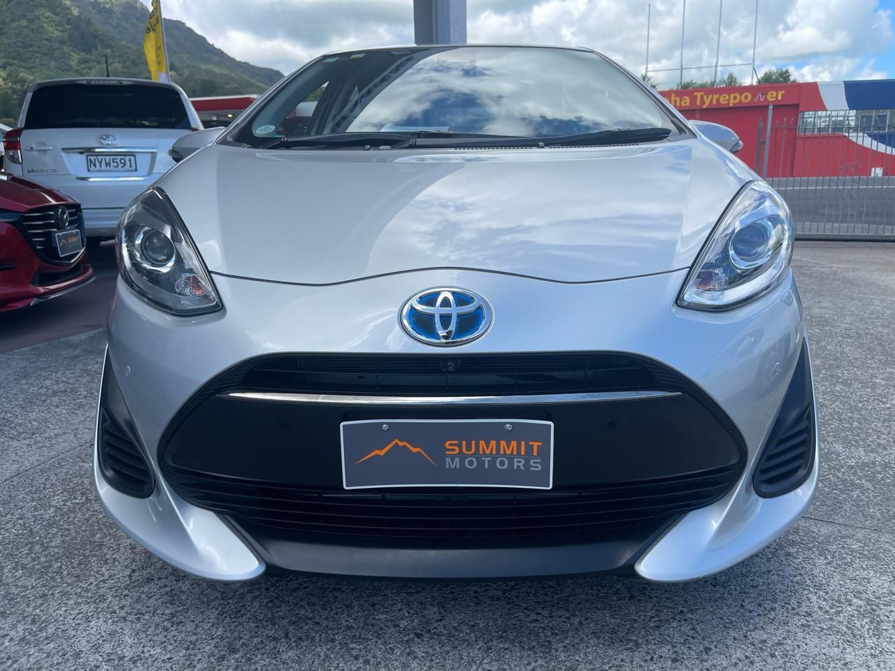 Vehicle image 5