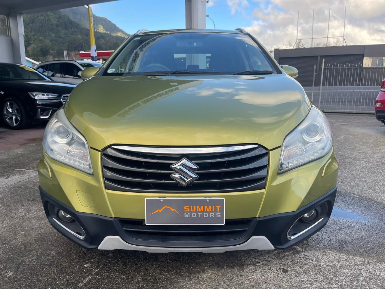 Vehicle image 5
