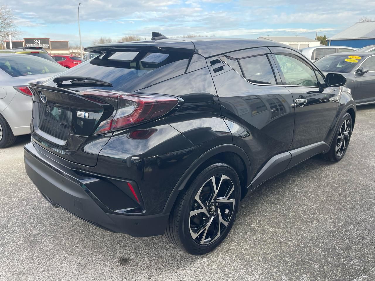 Vehicle image 4
