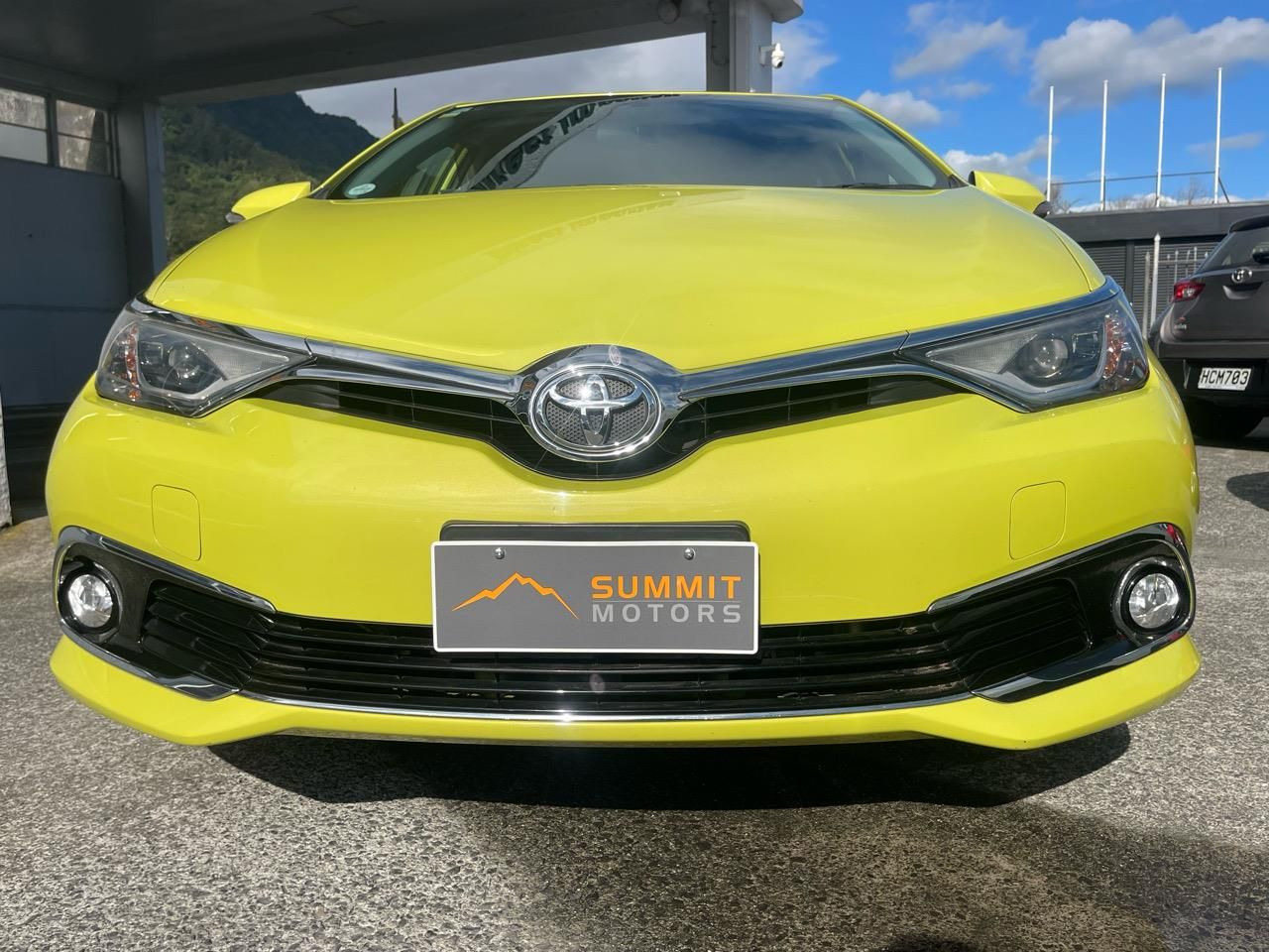 Vehicle image 5