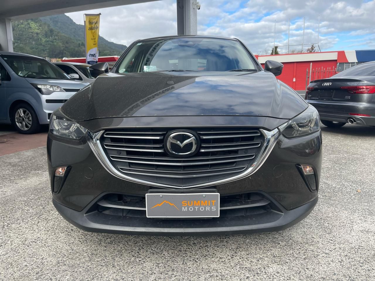 Vehicle image 5