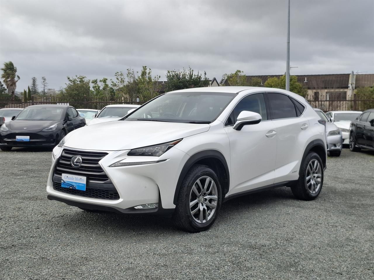Vehicle image 3