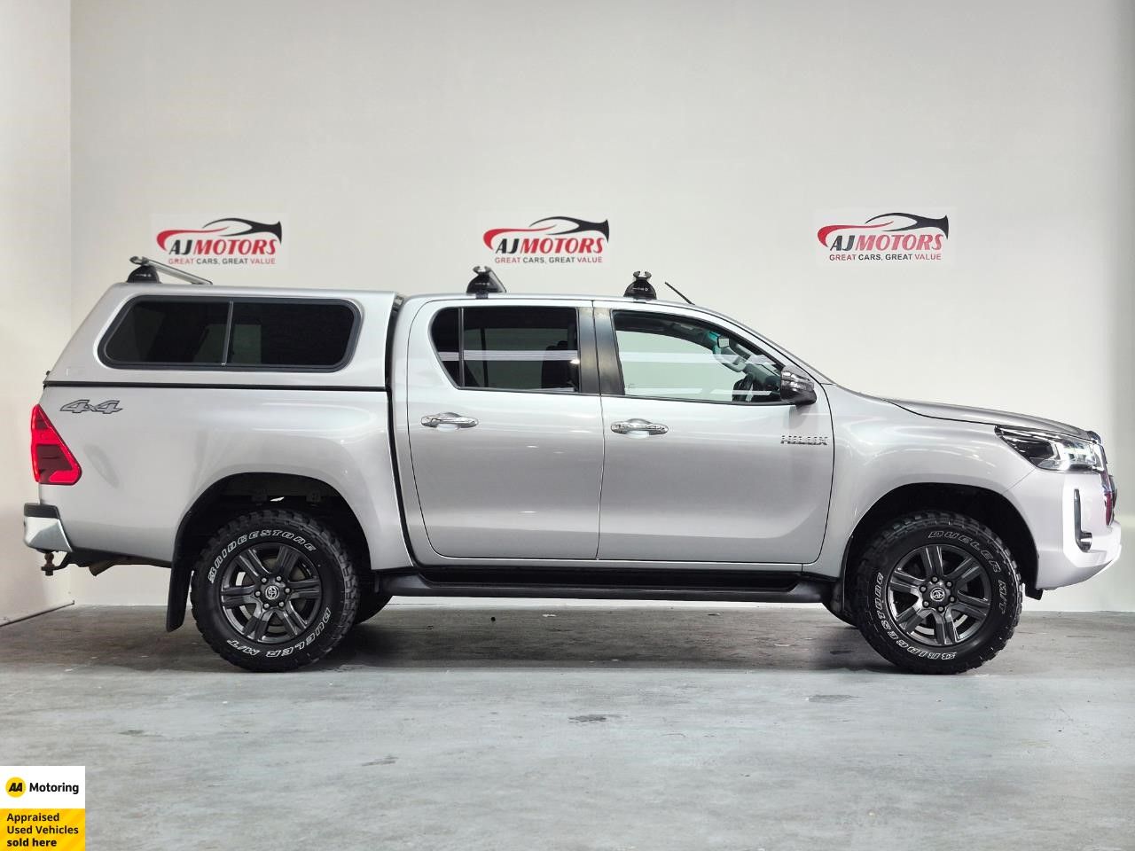 Vehicle image 3