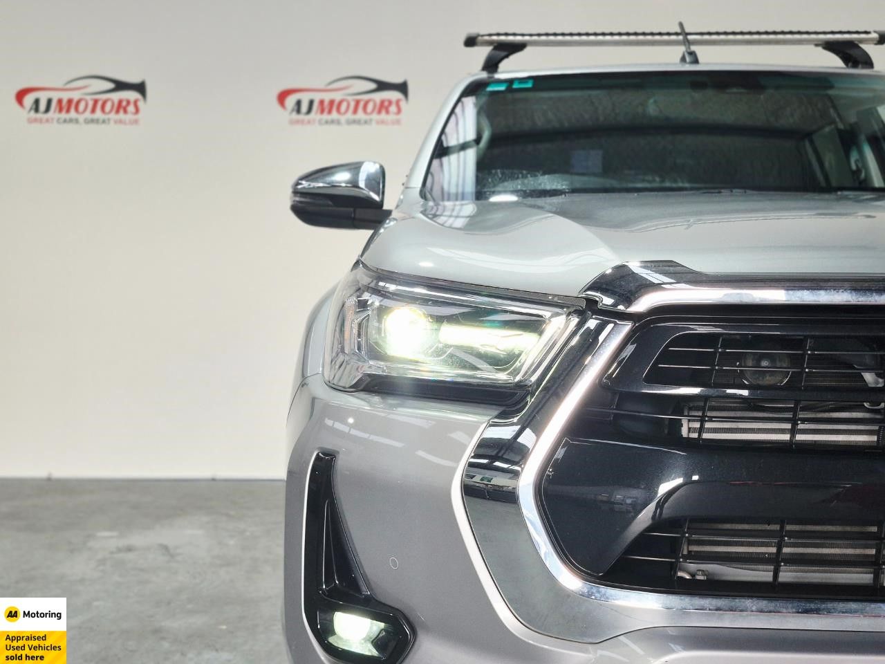 Vehicle image 4