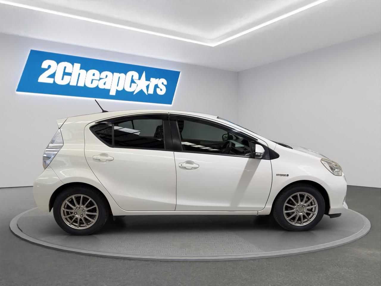Vehicle image 4