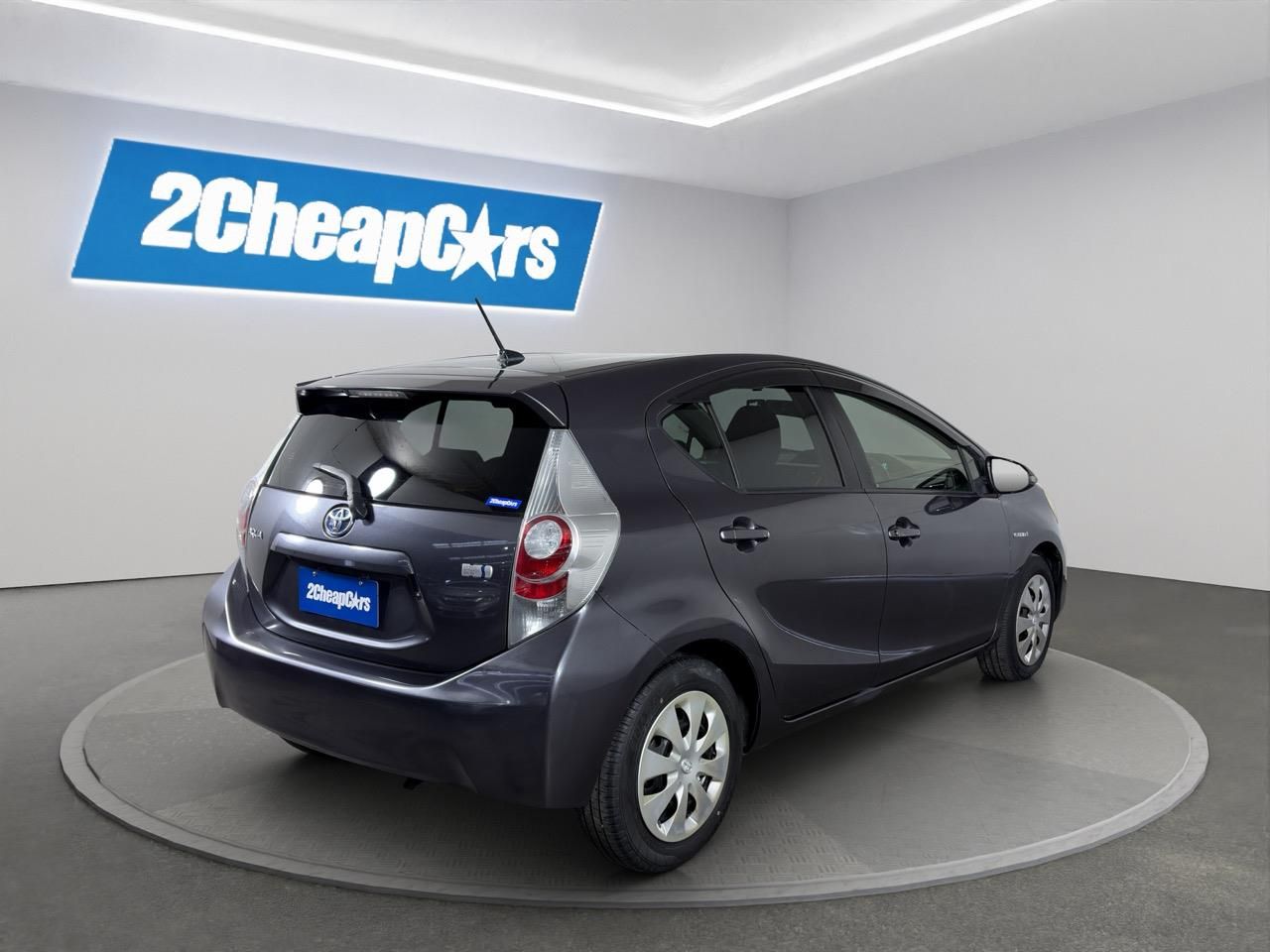 Vehicle image 5