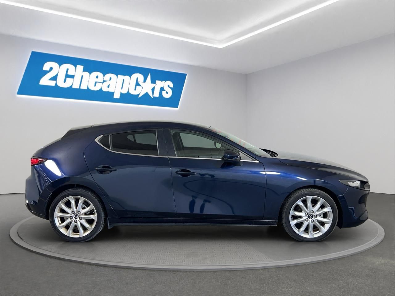 Vehicle image 4