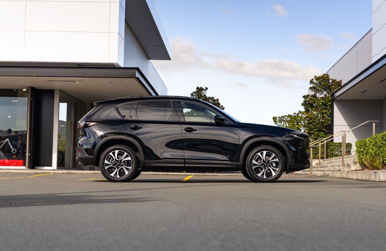 Vehicle image 4