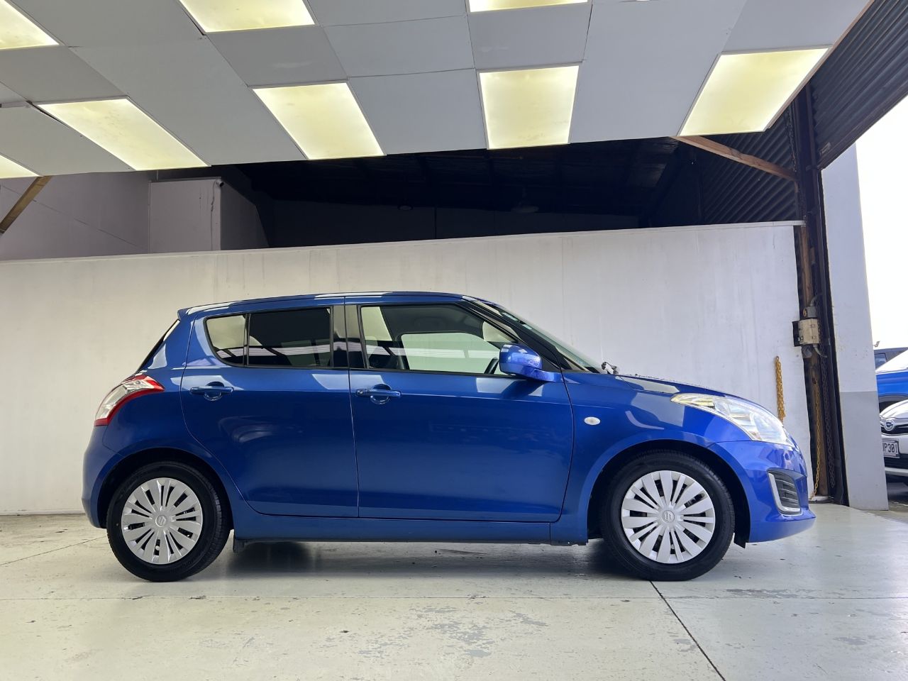 Vehicle image 5